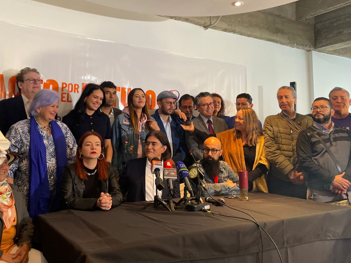 Gustavo Bolívar oficializó su candidatura a la Alcaldía de Bogotá por el Pacto Histórico