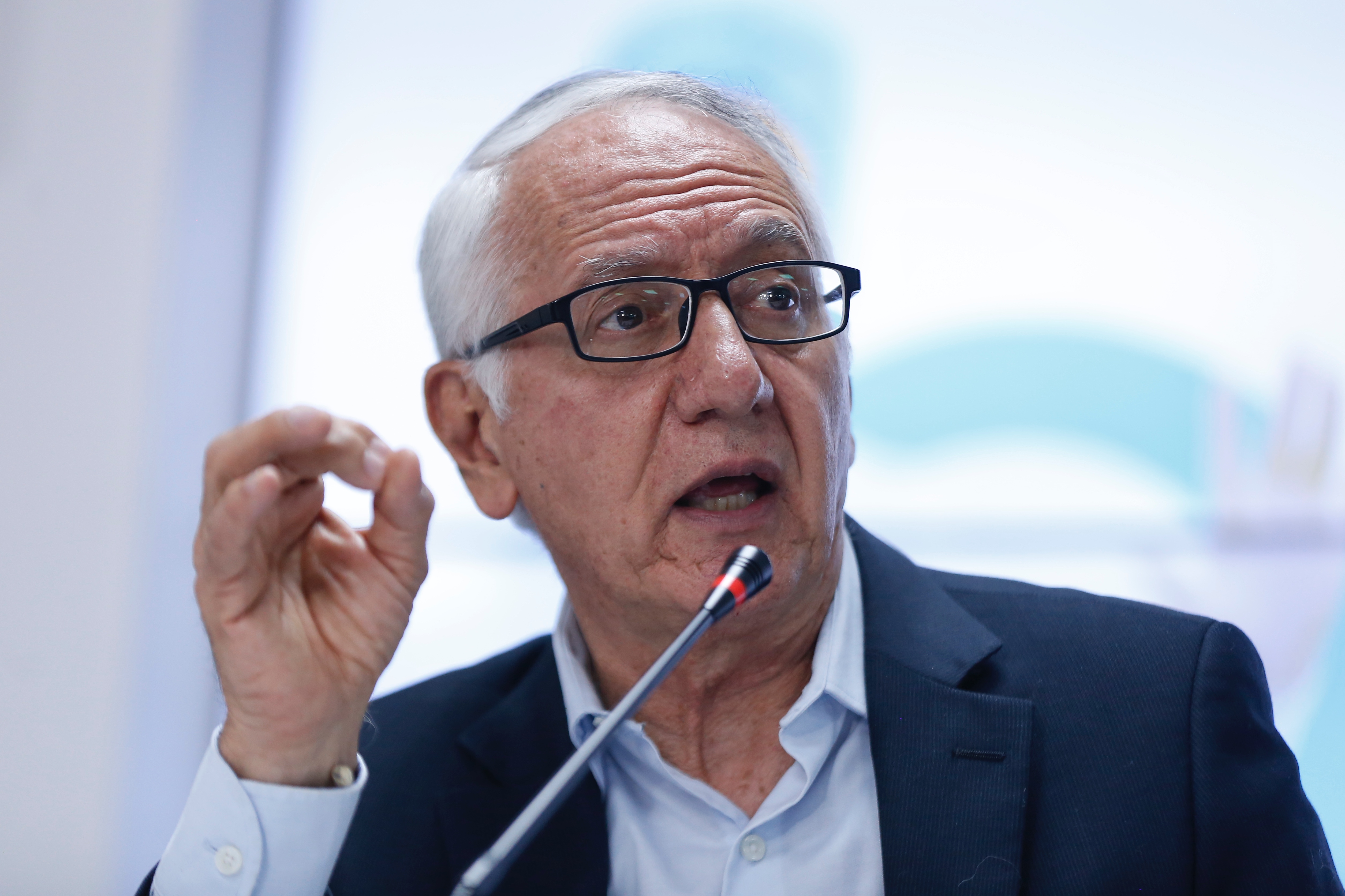 “Recuperemos la meritocracia”: MinSalud a oposición por ‘mico’ en reforma a la salud