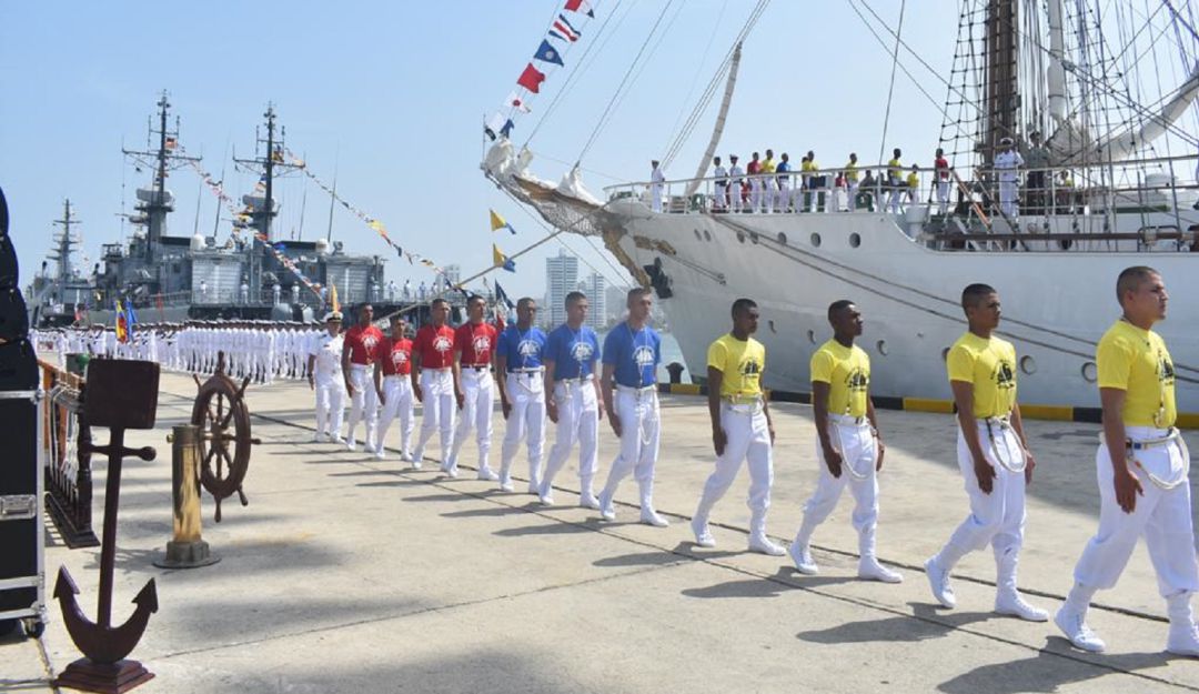 Armada en Cartagena Buque ARC Gloria zarpa en Cartagena con