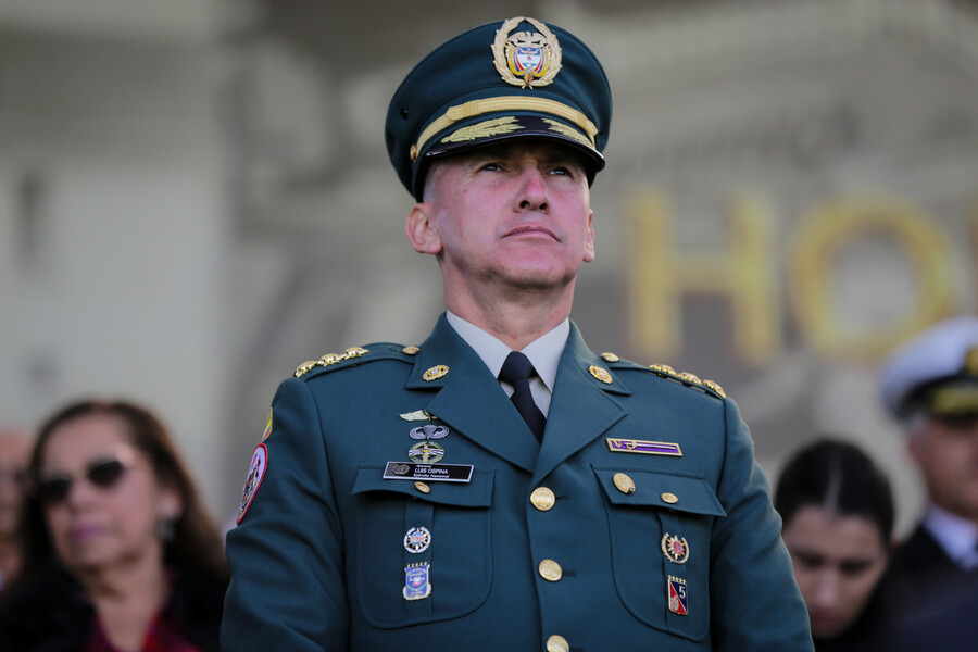 Inminente salida del comandante del Ejército: Gobierno planea cambios