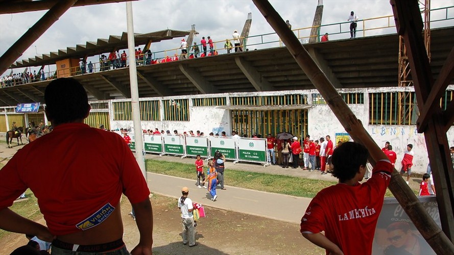 Ordenan rematar el Estadio Ciro L pez de Popay n