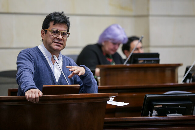 Desde el Congreso piden renuncia de comisionado de Paz, Danilo Rueda