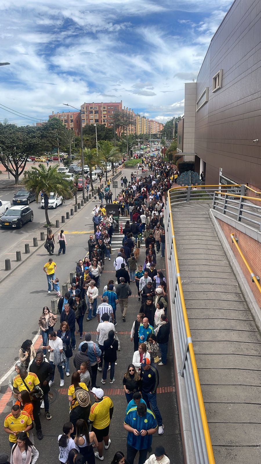 Filas en Salitre Plaza