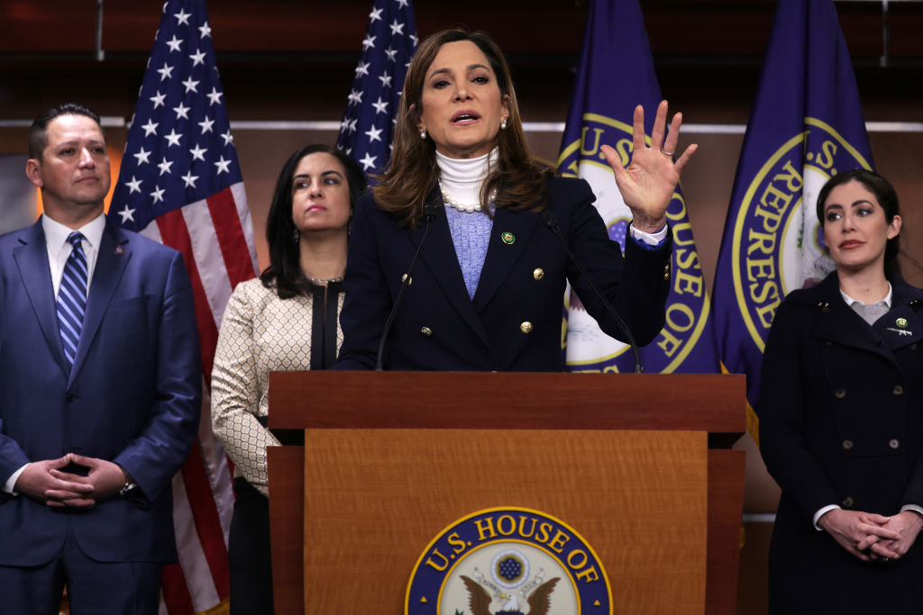 Nuestro interés es mantener la democracia colombiana y norteamericana: María E. Salazar