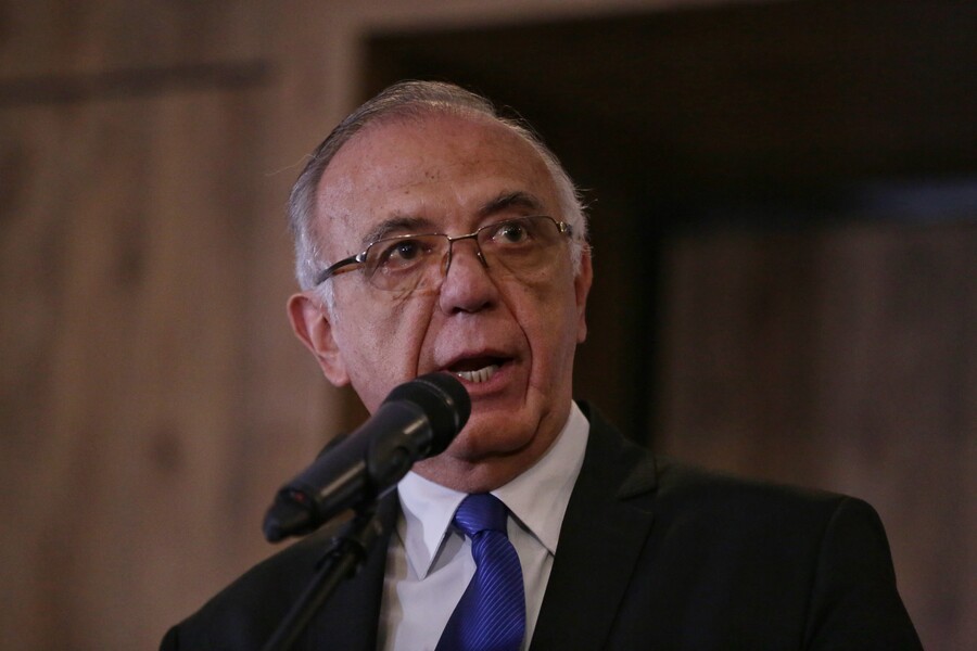 Al Oído: El ministro de Defensa fracasó