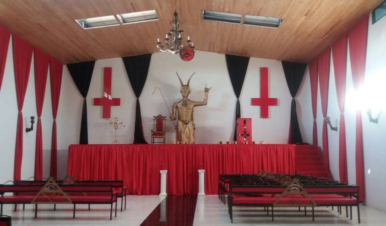 Iglesia satánica en Quindío adoradores de satán En Quindío construyen la  iglesia de adoración al diablo : En Quindío construyen la iglesia de  adoración al diablo