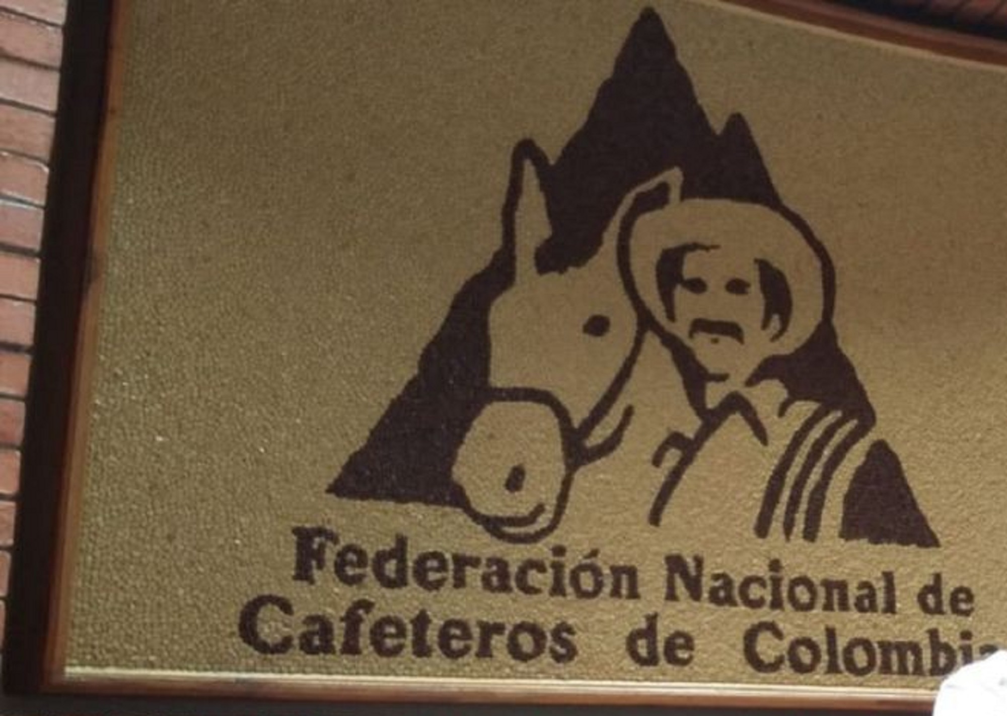 Gerente de la Federación Nacional del Café no se va de su cargo