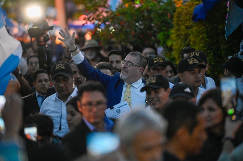 Almagro exige a la Fiscalía guatemalteca que deje de perseguir al partido de Arévalo