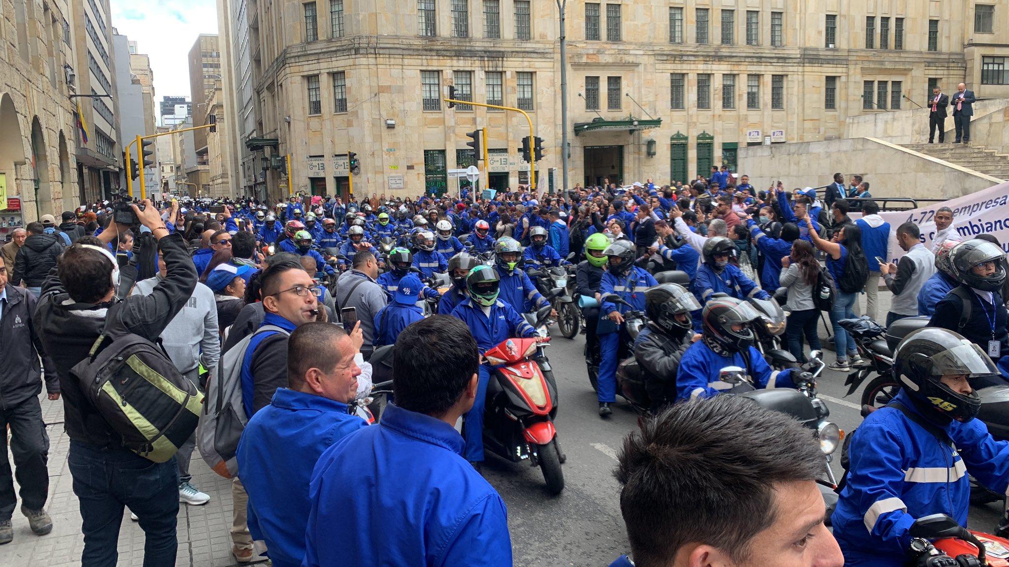 Los gobiernos de turno han utilizado a 4-72 como canje en el Congreso: Sintrapostal