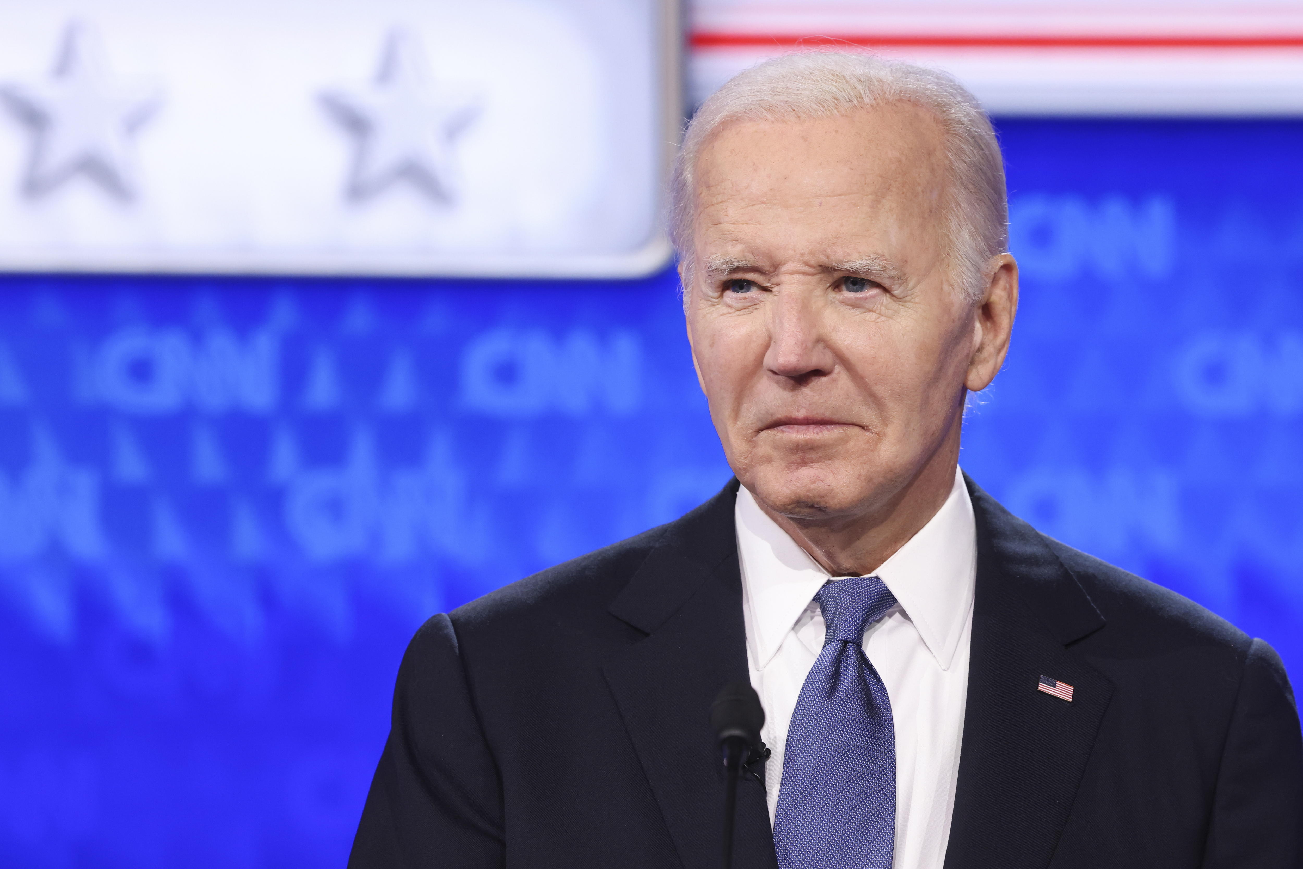 ¿Cambiarán los demócratas de candidato después del debate desastroso para  Biden?