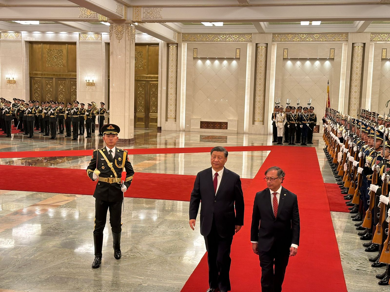 Petro se reunió con Xi Jinping: relaciones económicas y la paz, los temas de conversación