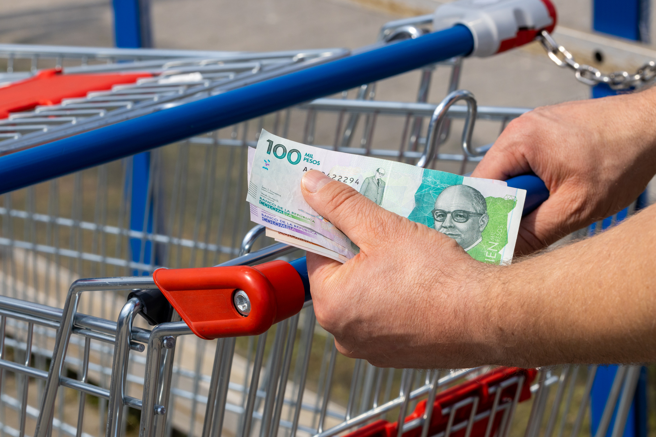 Incremento del salario mínimo 2023: ¿es viable un aumento del 13%? Experto  responde