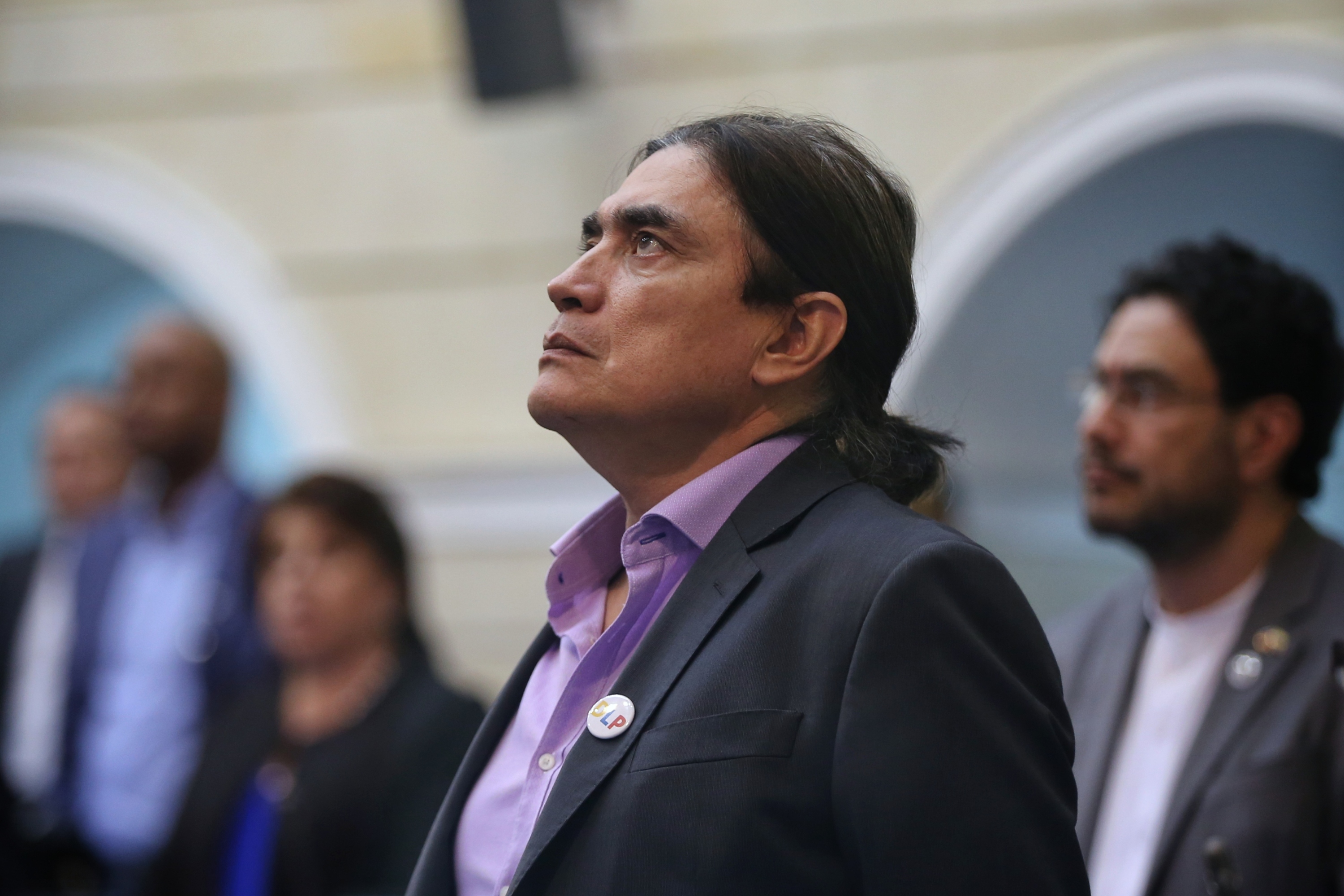 “Jóvenes con mejor alimentación y educación no salen a matar”: Gustavo Bolívar