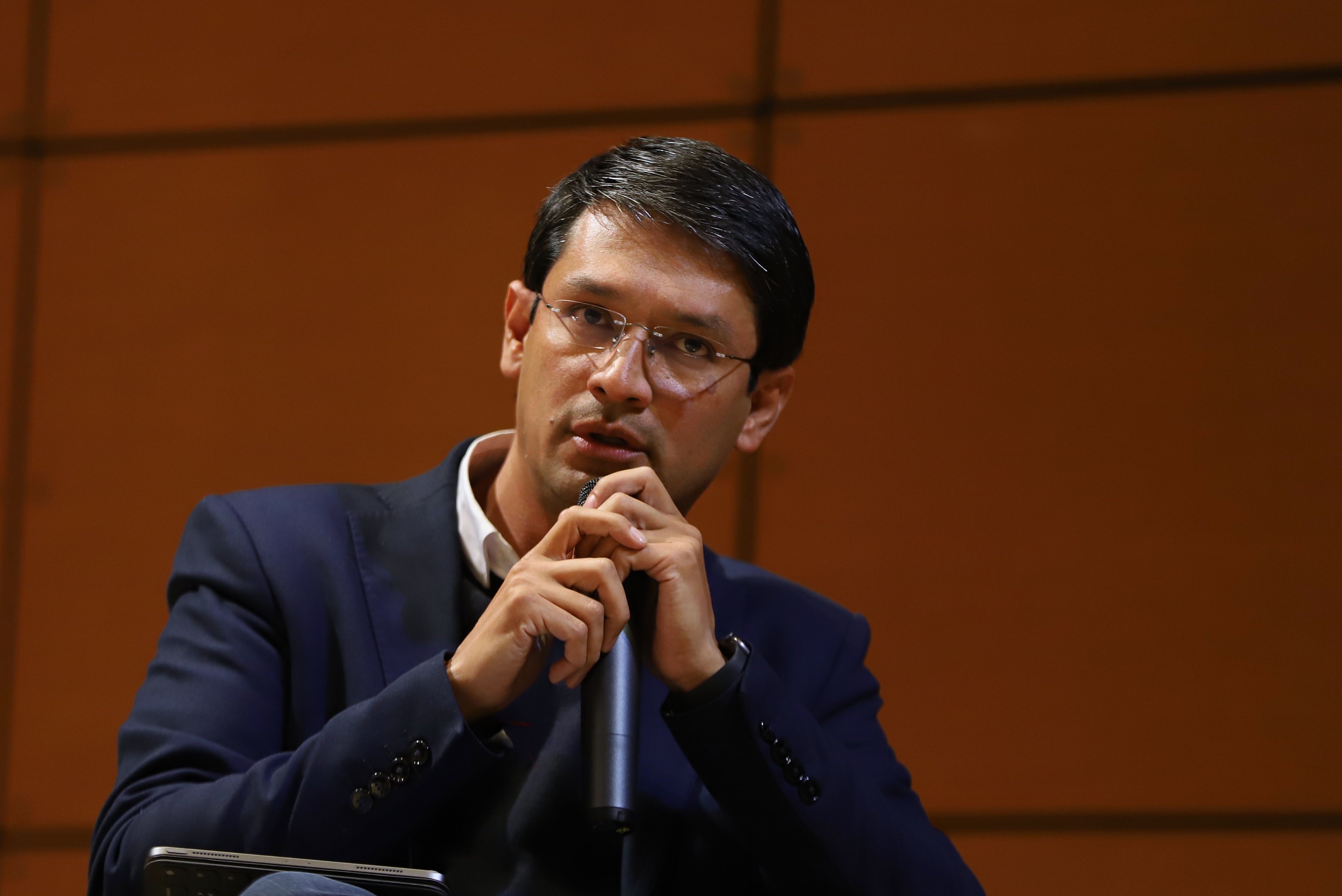 Pacto Histórico incluirá a Camilo Romero en encuesta para elegir candidato en Bogotá