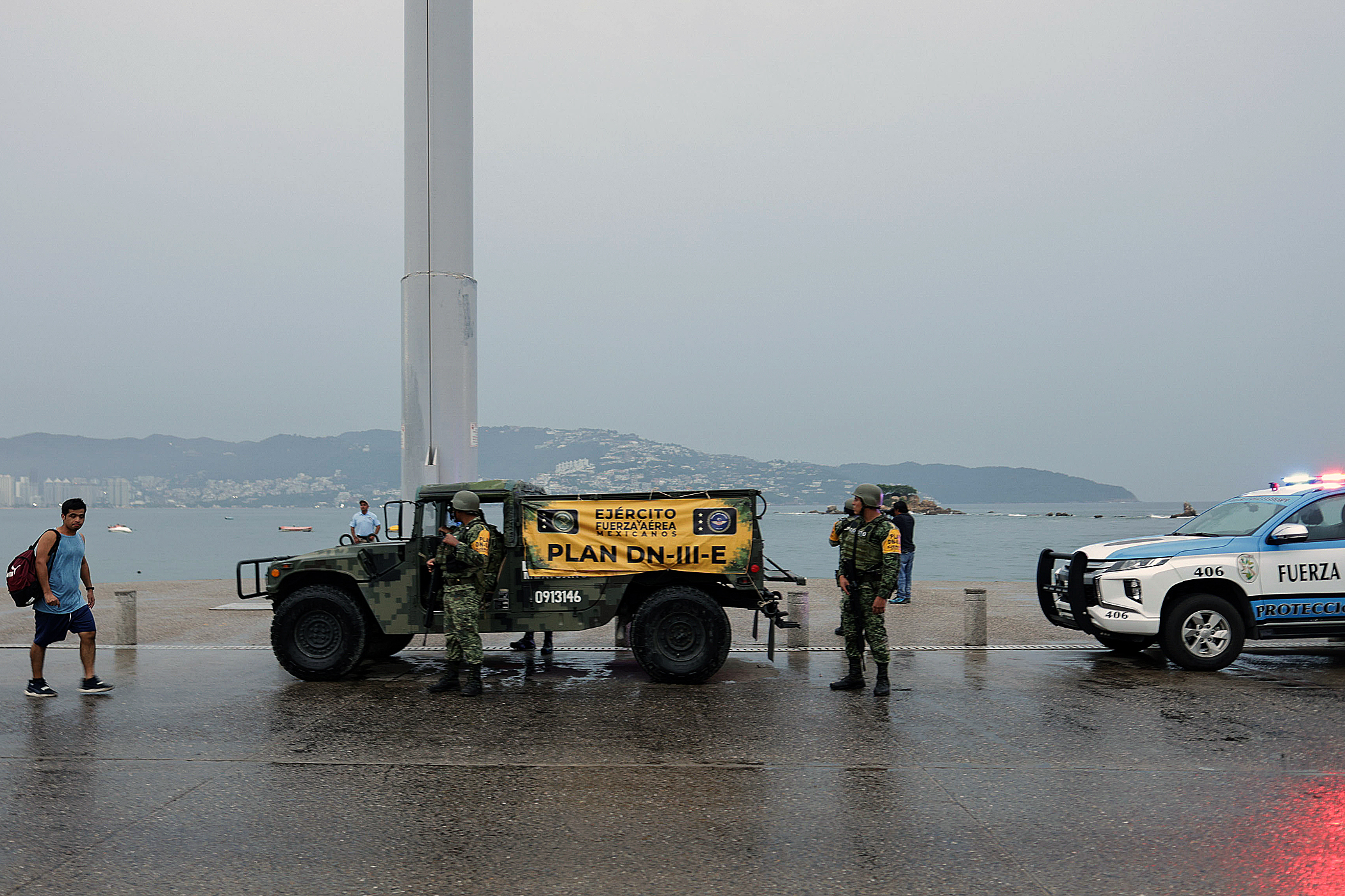 Inundaciones y destrozos por huracan Otis en Acapulco, México