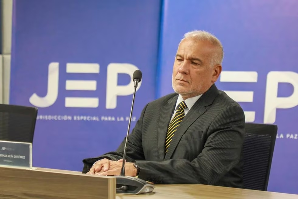 “Ordenó recibirle muertos a las AUC”: el escrito de acusación contra Hernán Mejía