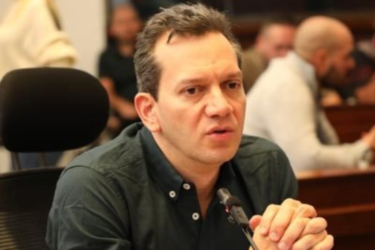Medellín no puede esperar que sigan robándose los recursos públicos: Alfredo Ramos