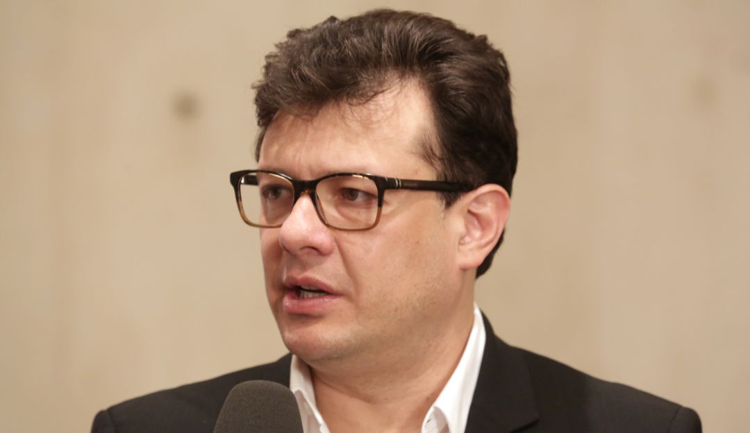 “Me parece una indelicadeza”: Hollman Morris sobre despliegue de RTVC a Gustavo Bolívar