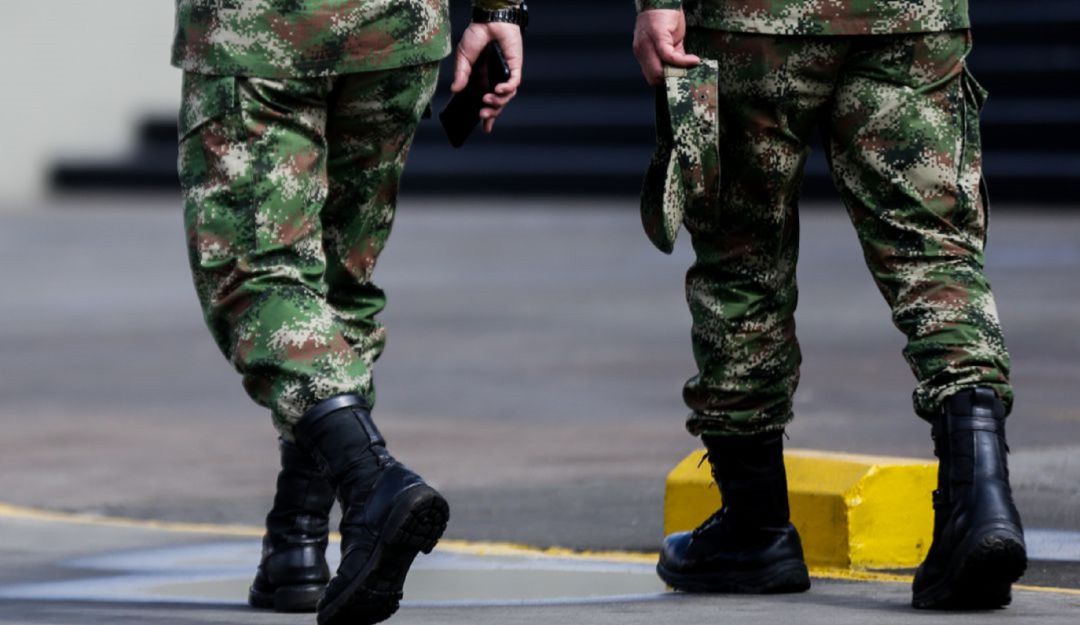 Contrato suministro calcetines Escándalo en el Ejército: $4.896 millones en medias que están en Escándalo en el Ejército: $4.896 millones en medias que están en vilo