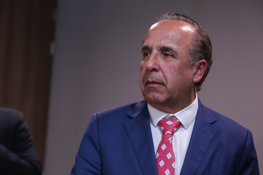 Guillermo Reyes sí llegará a la embajada de Colombia en Suecia