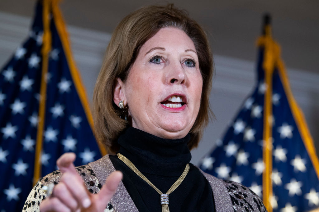 Sidney Powell, exabogada de Trump, se declara culpable en el caso electoral de Georgia