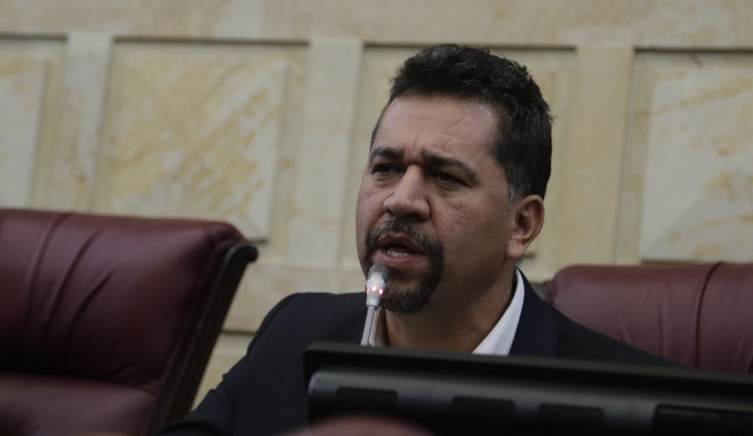 Al Oído: De embajador investigado por tráfico, a defensor de régimen violador de derechos