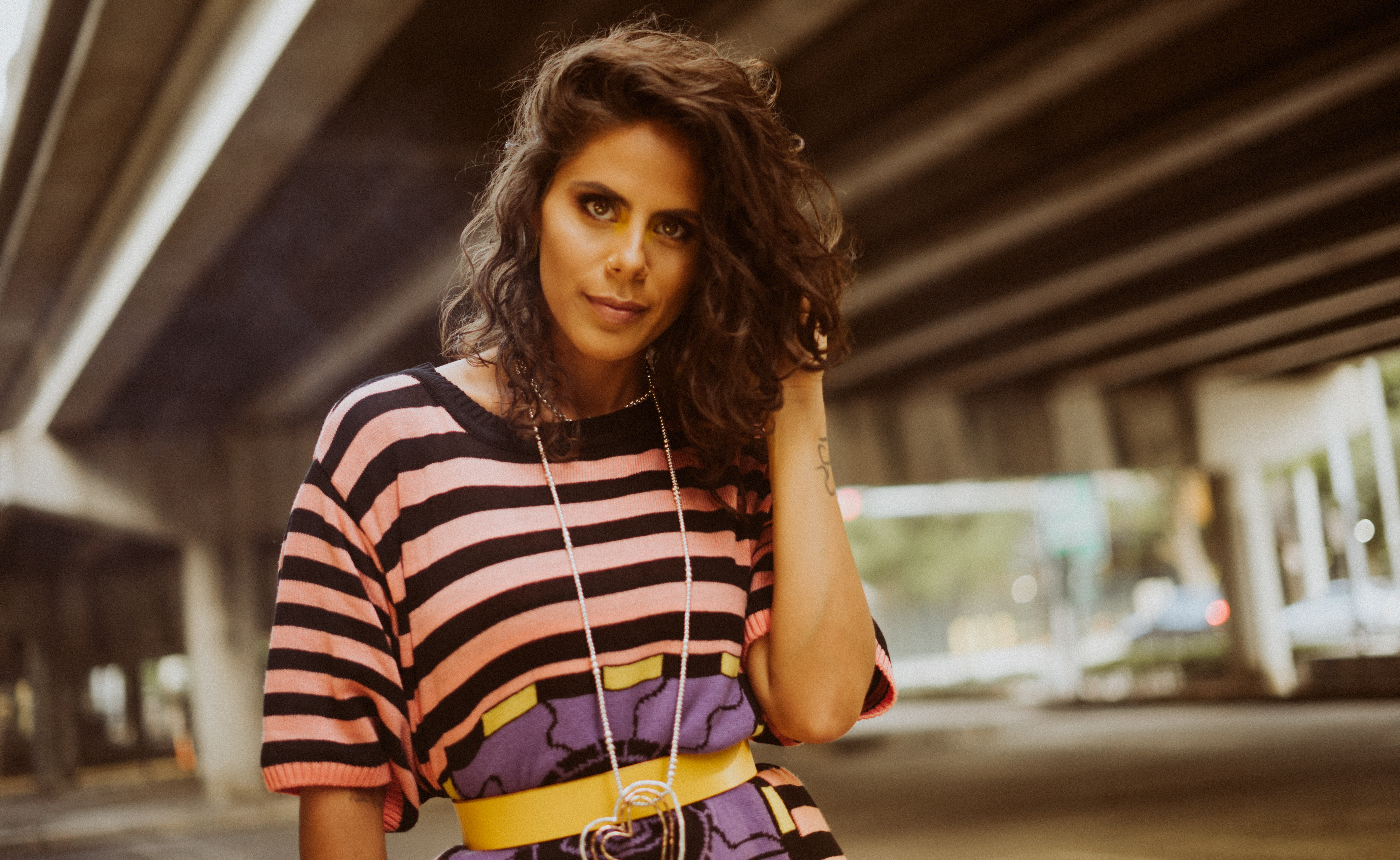 “No veo la música como una competencia”: Alemor, cantautora colombiana