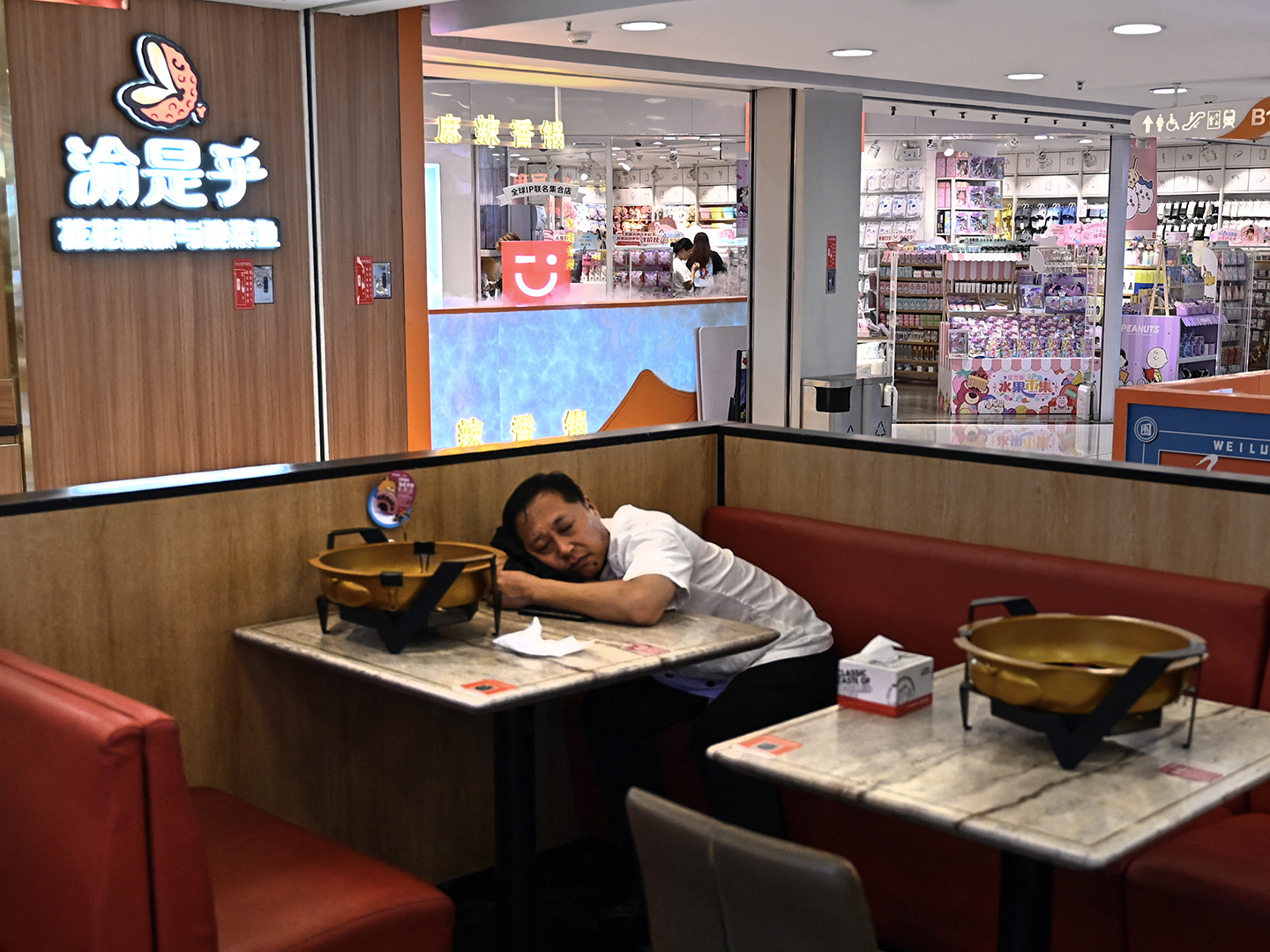 Nearly 3 million Chinese restaurants, cafes shut down – Radio Free Asia, image size:1440x1080