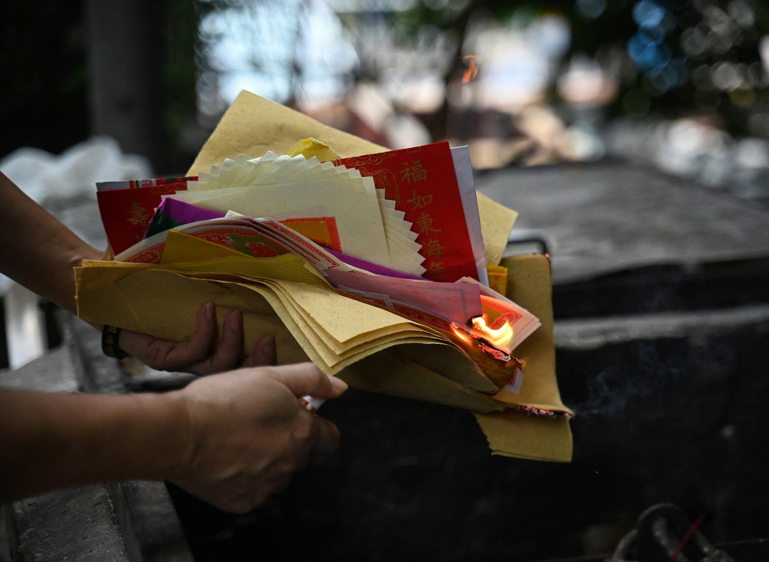 Burning Money Chinese Tradition
