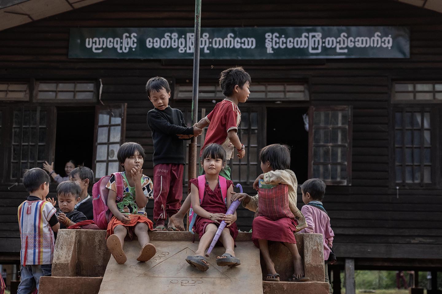 myanmar-kayah-junta-democracy-children-04