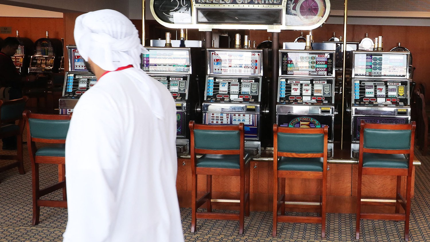 专栏| 报导者时间：杜拜，亚洲线上博弈的新野蛮之地-“菠菜菜农”的迁移拓荒与海市蜃楼（文／孔德廉） – 普通话主页