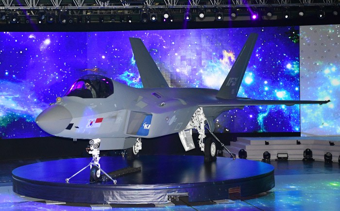 신인균의 한반도 신무기 대백과] 한국 전투기 KF-21개발이 북한 지도부에 주는 타격은? – RFA 자유아시아방송