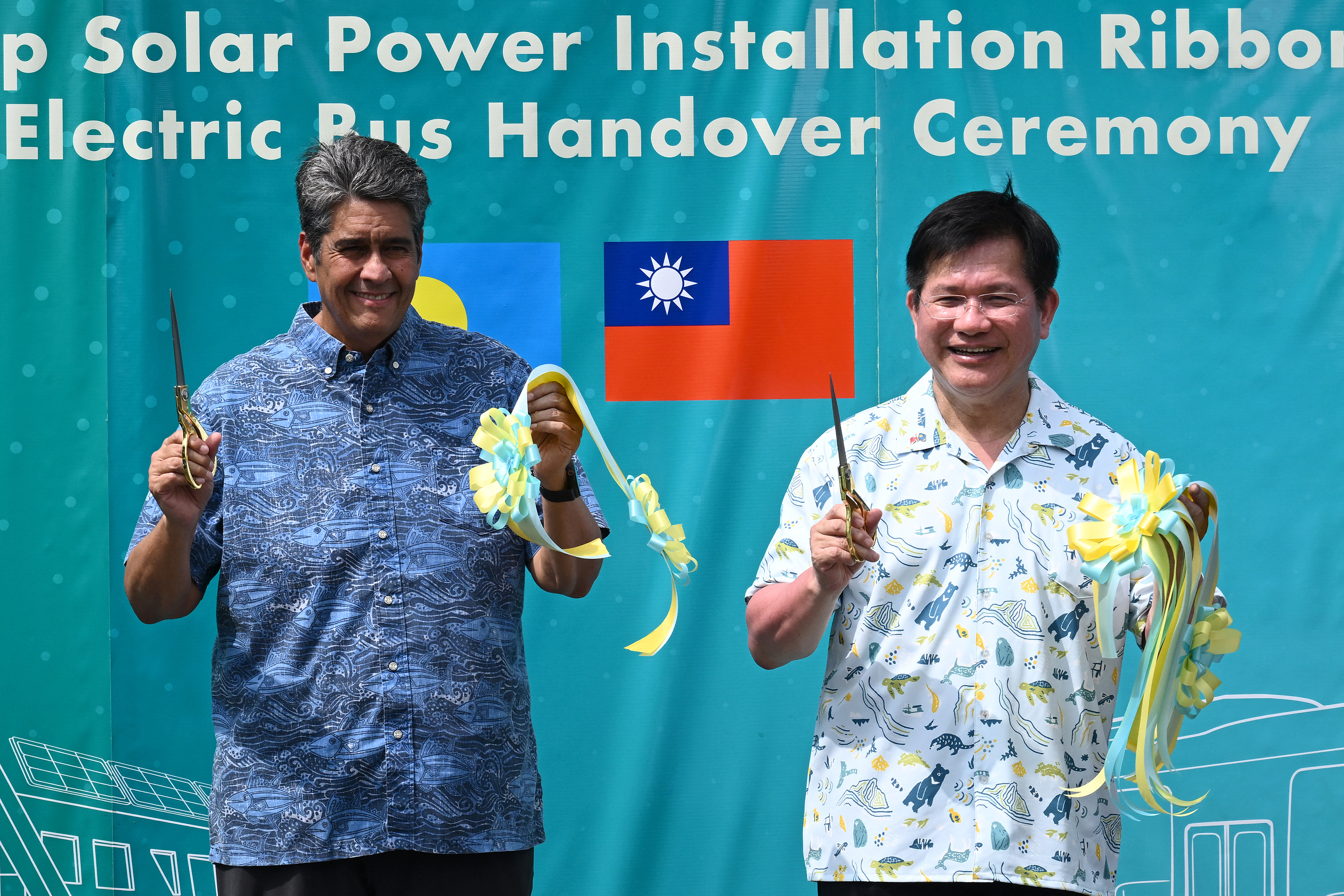 Palau President Surangel S. Whipps Jr. Taiwan's Foreign Minister Lin Chia-lung during the inauguration ceremony for Taiwan-funded solar energy and electric bus projects in Koror, Aug. 30, 2026, ahead of the 55th Pacific Islands Forum Leaders Meeting.