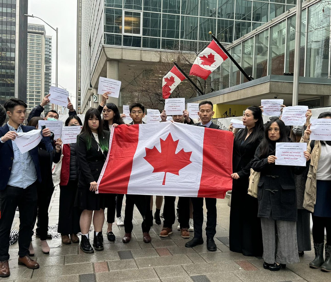 香港情况恶化加反对党和港人组织呼吁加速救生艇– 普通话主页