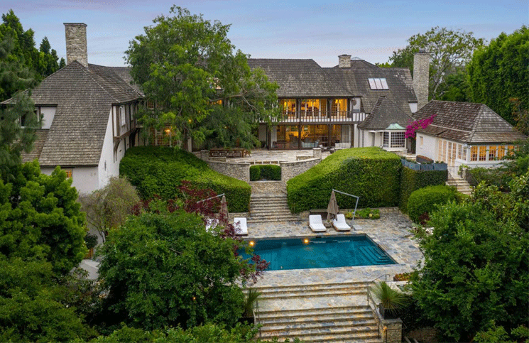 La impresionante mansión en la que vivían Brad Pitt y Jennifer Aniston se vende por 40 millones de euros