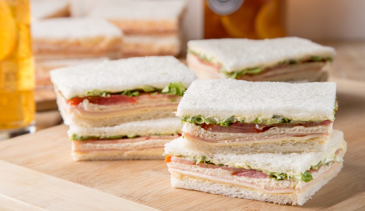 Cómo hacer para que los sándwiches de miga queden húmedos y cargados de  sabor | Radio Mitre