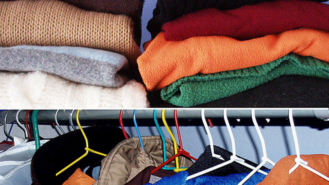Cómo eliminar mal de la ropa guardada de manera fácil rápida | Mia FM