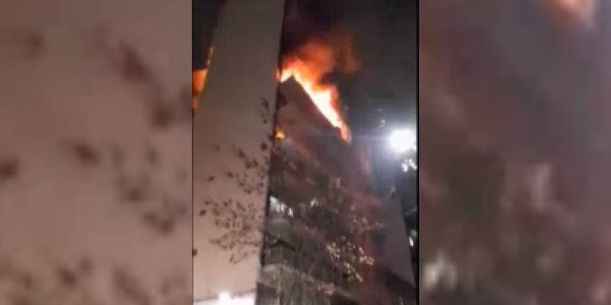🔴 Confirmaron 5 muertos en el incendio de Recoleta: tres menores, dos mujeres y 22 ambulancias siguen trabajando en el lugar