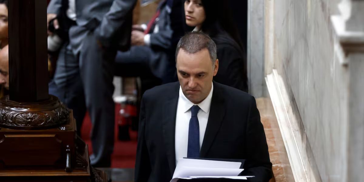 Manuel Adorni confirmó la fecha límite en la que presentará su declaración  jurada: cuándo será – Radio Mitre