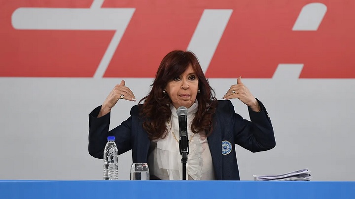 Cristina Kirchner le contestó a Alberto Fernández: "En la Secretaría de Trabajo Perón cazó la lapicera y no la largó más"
