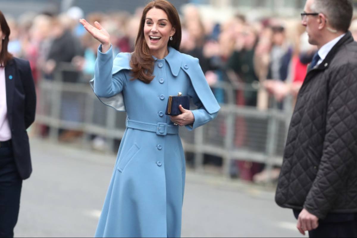 Unos turistas visitaron el Palacio de Kensington… y Kate Middleton les dio una gran sorpresa