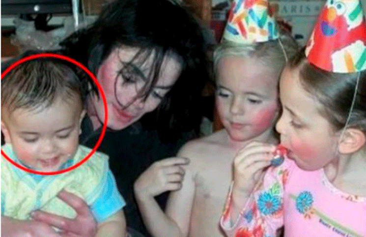 La hija de Michael Jackson mostró a su hermano, prácticamente desconocido