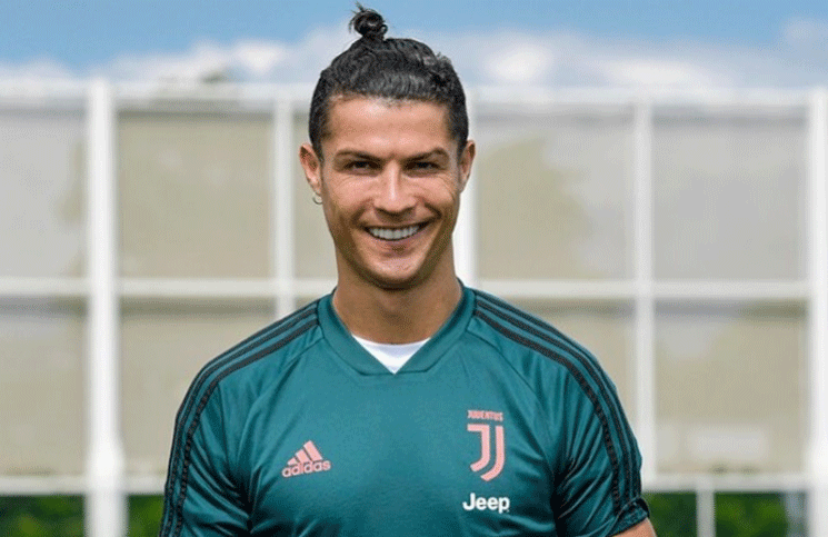 El exótico (y rarísimo) look de Cristiano Ronaldo que causó furor en las redes