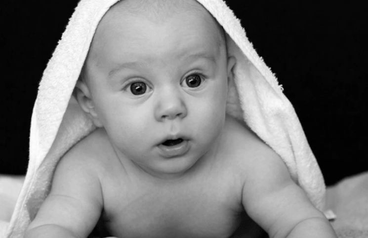 La reacción de un bebé al entrar a un lavadero de autos se volvió viral en las redes
