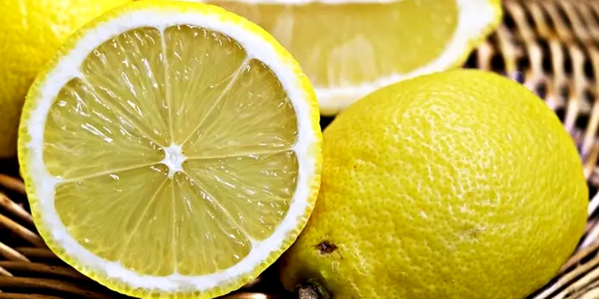 🍋 3 trucos fáciles para usar la mitad de limón que dejaste olvidada en la heladera