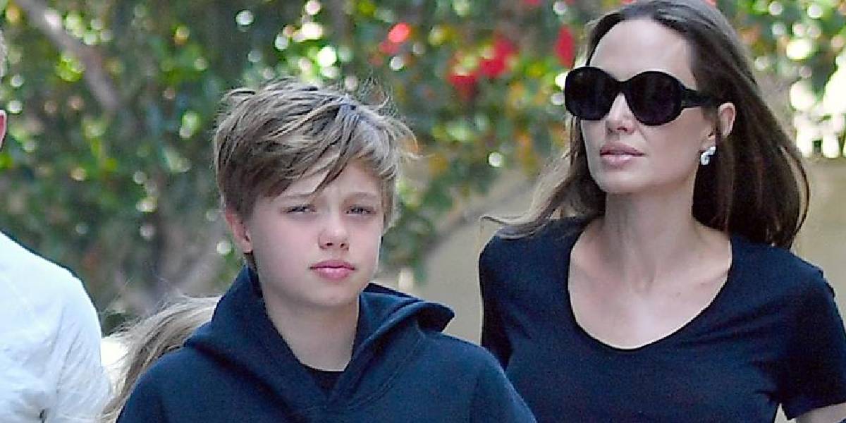 Angelina Jolie se pasó al rubio y es un calco de Shiloh