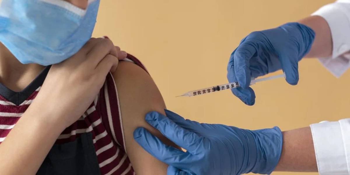 La Justicia de Uruguay suspendió la aplicación de vacunas contra el coronavirus en menores de 13 años