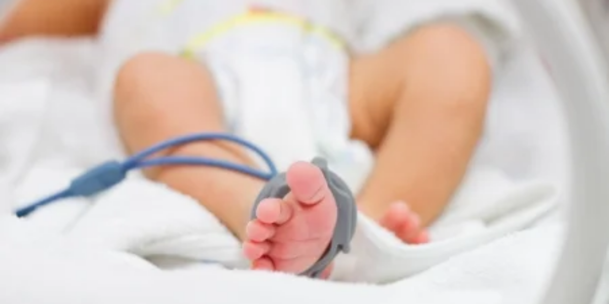 🟡 Conmoción: una mujer asesinó a su bebé recién nacida asfixiándola contra la cama del hospital 