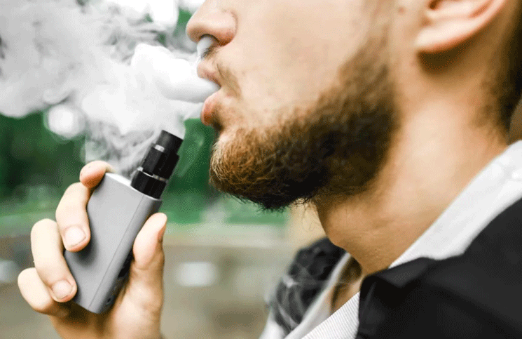 "Pulmón de pochoclo": la grave enfermedad que le descubrieron a un adolescente que consumía cigarrillos electrónicos