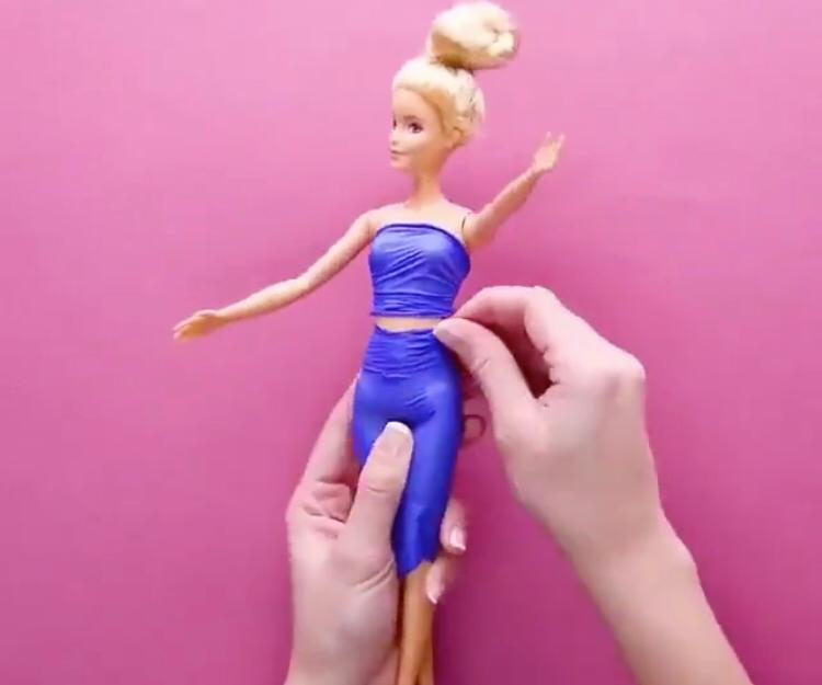 Turismo Majestuoso A menudo hablado El ingenioso video que muestra cómo crear un mundo "low cost" para una  muñeca Barbie | Radio Mitre